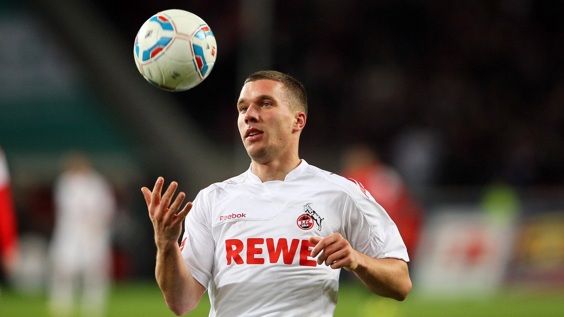 欧冠淘汰赛之夜,格纳布里一手掌控比赛走势