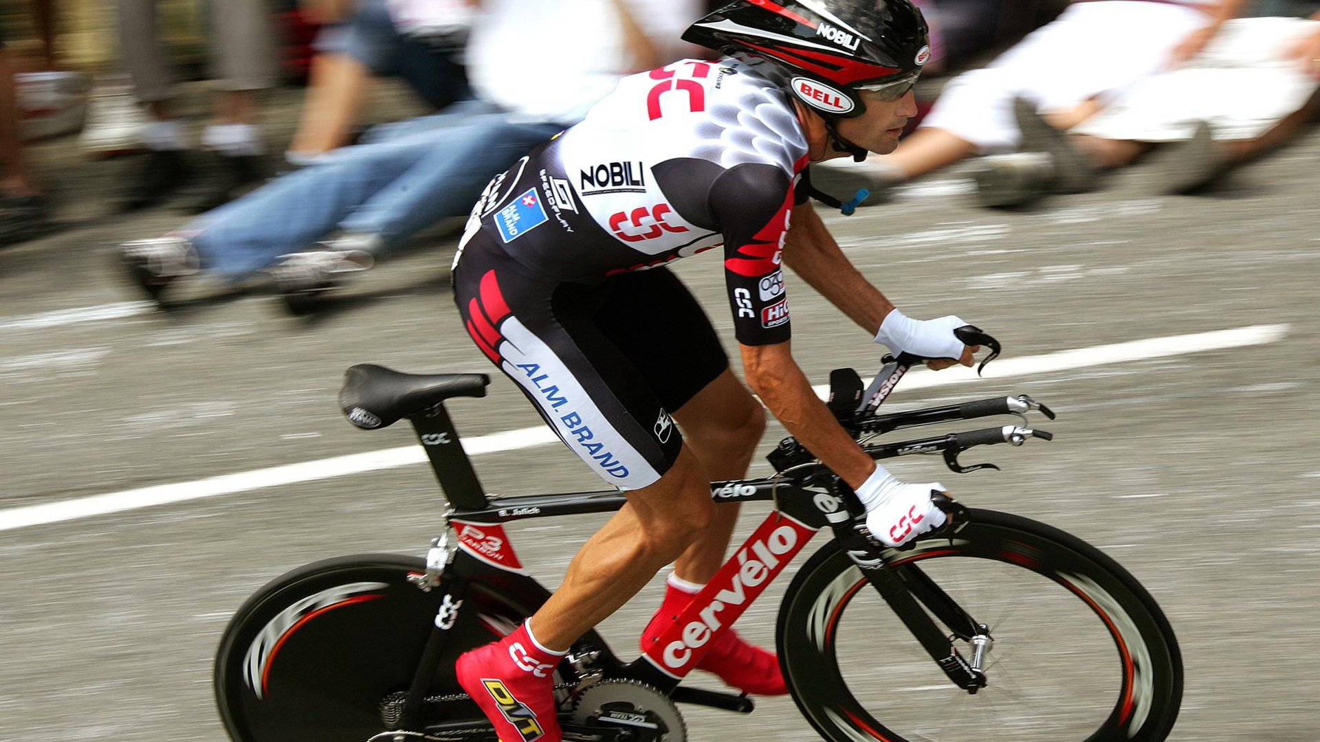 戈贝尔统治全场，广东队攻防一体粉碎北京队不败金身