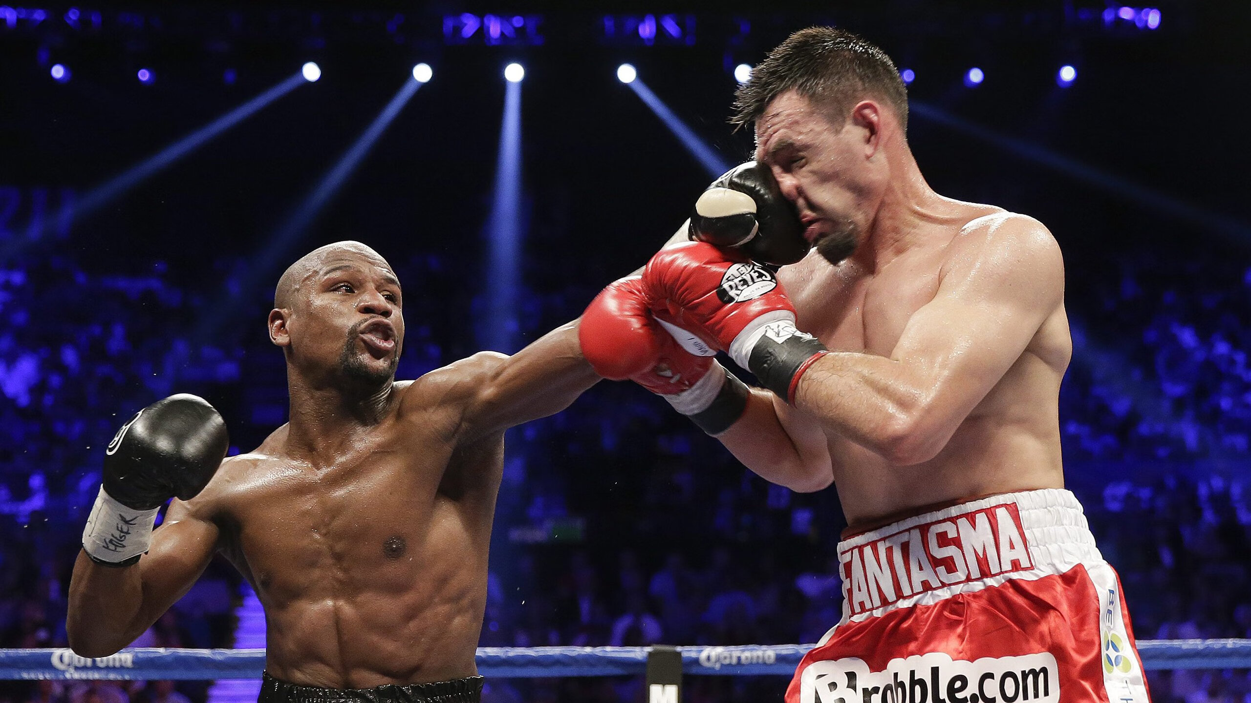 鏖战之夜，爱德华兹在公牛与黄蜂的围剿中完成蜕变