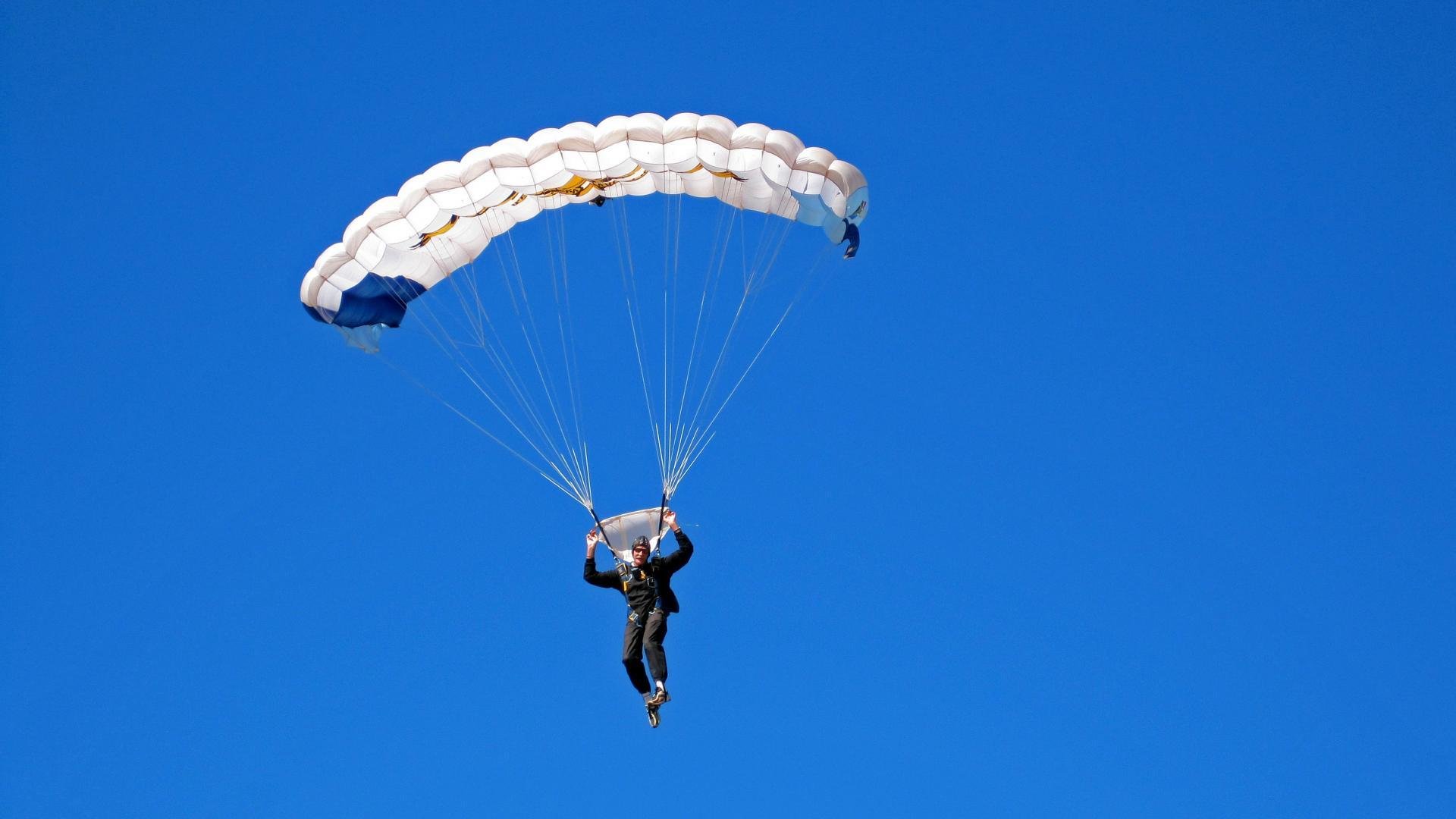 F1新赛季揭幕战焦点战启示录，爵士战术如何赛道超车压制广东队